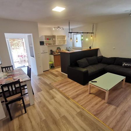Fa-Ni Apartment Novalja Bagian luar foto
