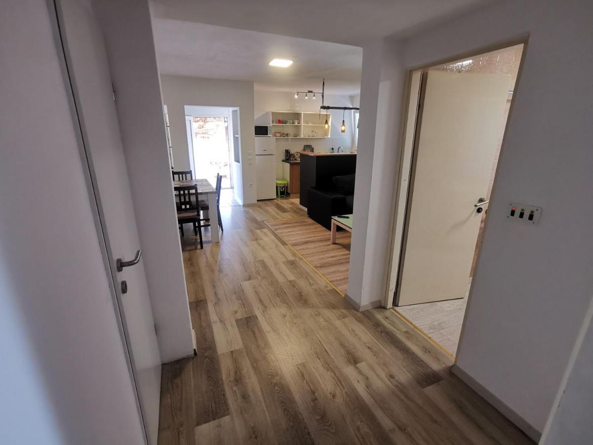 Fa-Ni Apartment Novalja Bagian luar foto