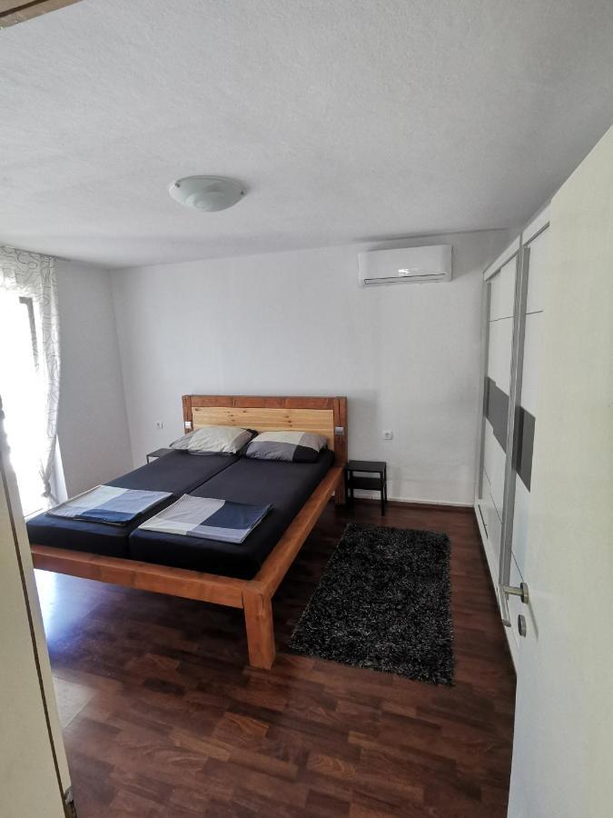 Fa-Ni Apartment Novalja Bagian luar foto